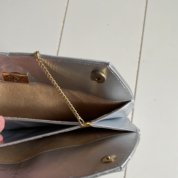 Vintage Gina London Silver Bag on Chain - Picture 4 of 7
